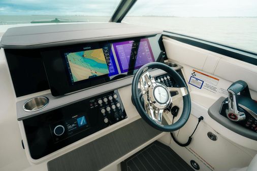 Sea Ray Sundancer 320 image