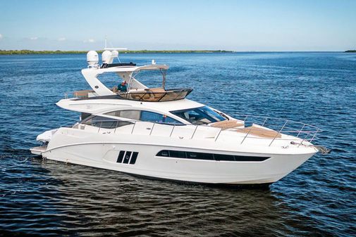 Sea Ray L590 Fly image