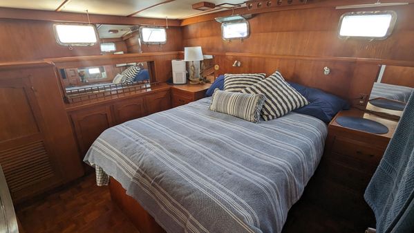 Sea Ranger 45 motor yacht image