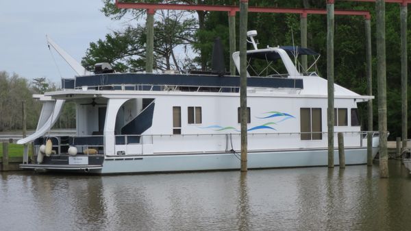 Monticello River Yacht Houseboat 