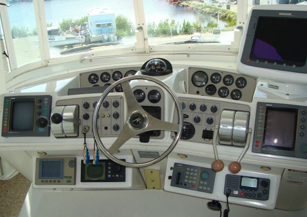 Carver 500 Cockpit Motor Yacht image