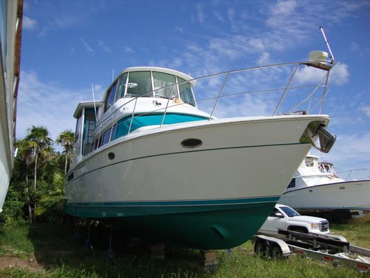 Carver 500-COCKPIT-MOTOR-YACHT - main image