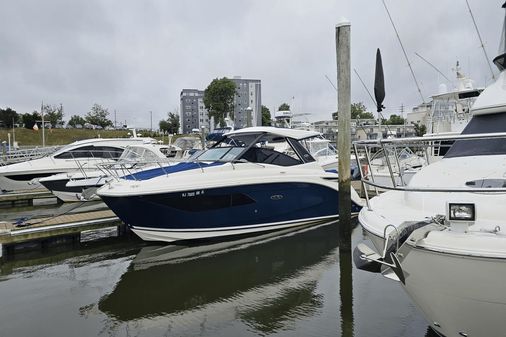 Sea Ray 320 Sundancer image