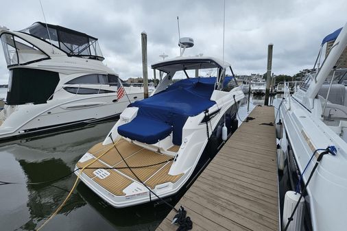 Sea Ray 320 Sundancer image