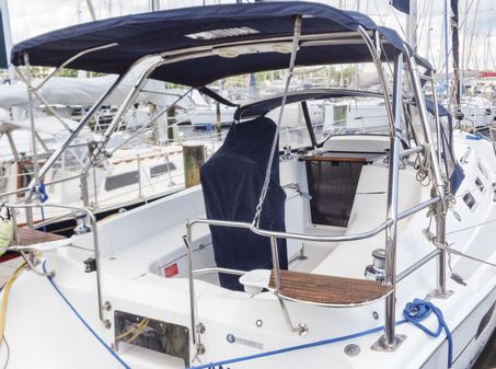 Hunter 36 image