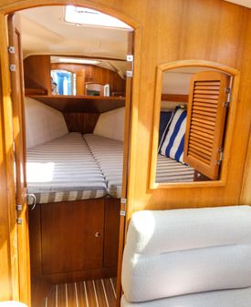 Hunter 36 image