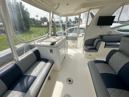 Cruisers Yachts 405 Express Motoryacht image