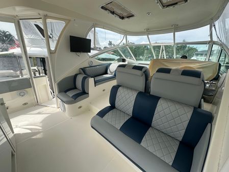 Cruisers Yachts 405 Express Motoryacht image