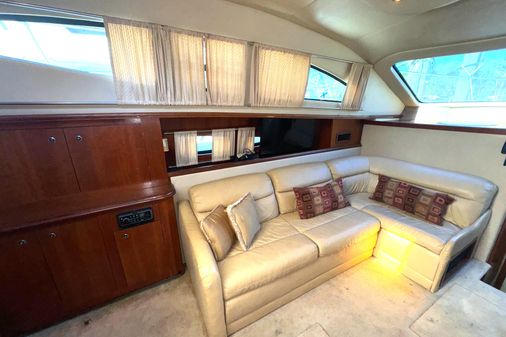 Cruisers Yachts 405 Express Motoryacht image