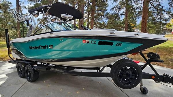 MasterCraft XT22 