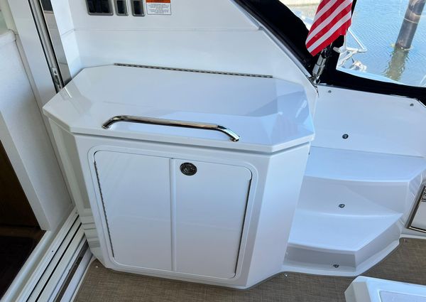 Cruisers-yachts 41-CANTIUS image