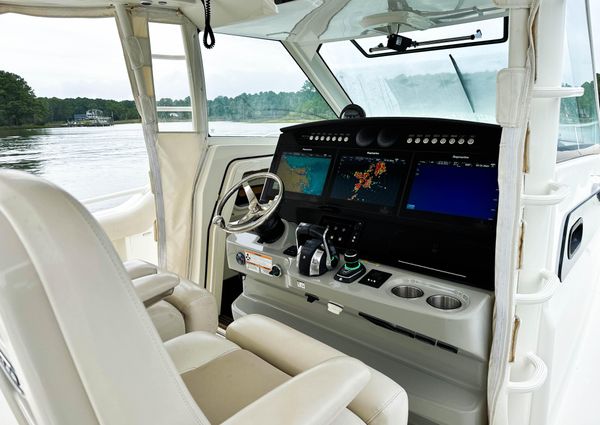 Boston Whaler 420 Outrage image