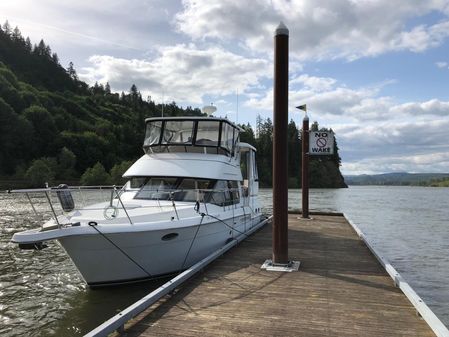 Carver 356 Aft Cabin Motor Yacht image