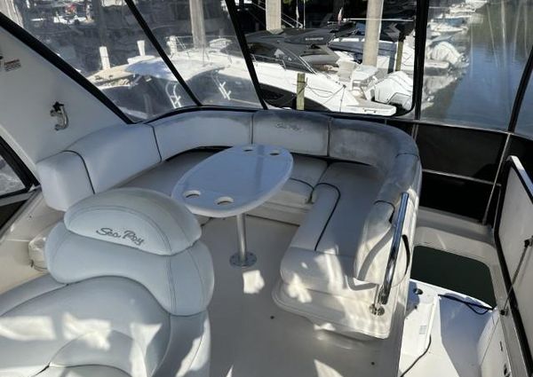 Sea Ray 44 Sedan Bridge image