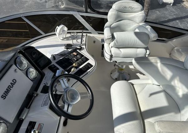 Sea Ray 44 Sedan Bridge image