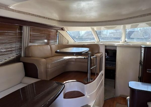 Sea Ray 44 Sedan Bridge image