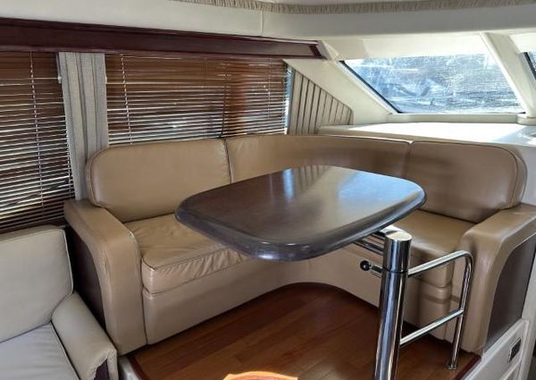 Sea Ray 44 Sedan Bridge image