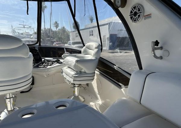 Sea Ray 44 Sedan Bridge image