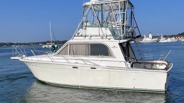 Egg Harbor 33 Convertible 