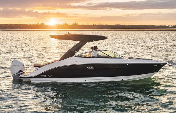 2025 Sea Ray SLX 260 Outboard