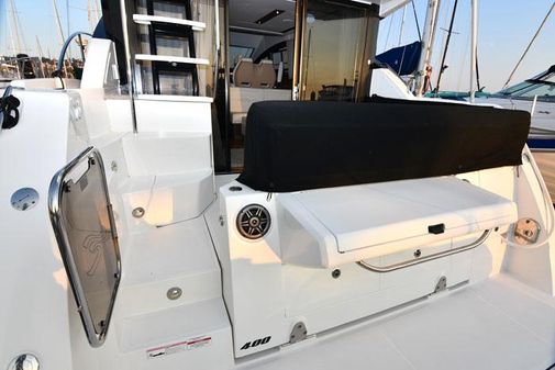 Sea Ray 400 Fly image