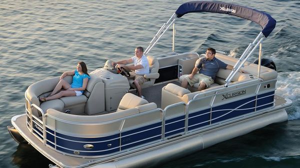 X-cursion pontoon 21C