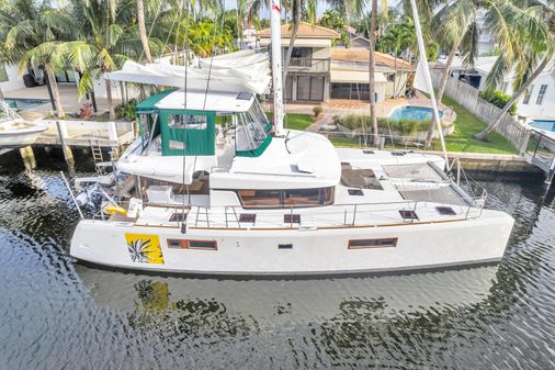 Lagoon 52 image