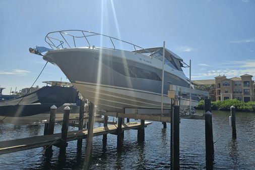 Sea Ray 320 Sundancer OB image