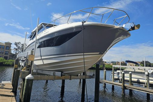 Sea Ray 320 Sundancer OB image