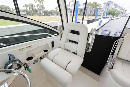 Boston Whaler 315 Conquest image