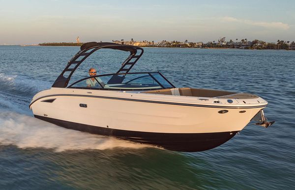 2025 Sea Ray SDX 270