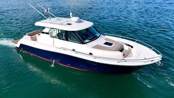 Tiara Yachts Q 44