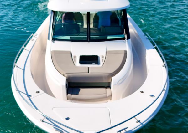 Tiara Yachts Q 44 image