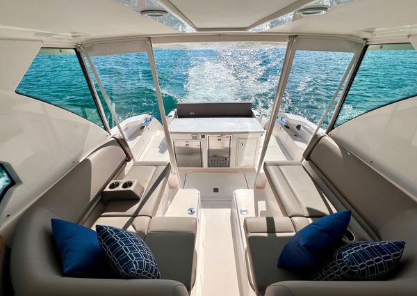 Tiara Yachts Q 44 image