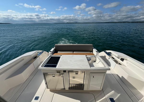 Tiara Yachts Q 44 image