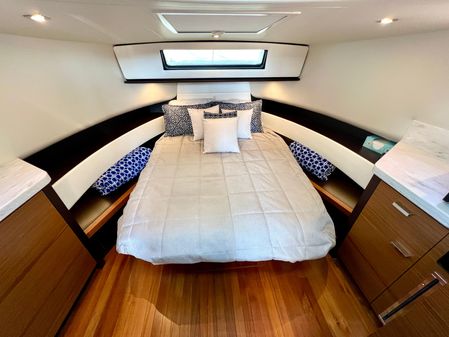 Tiara Yachts Q 44 image