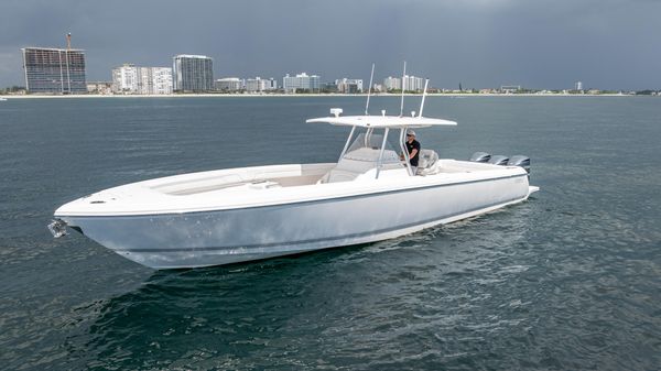 Intrepid 400 Center Console 