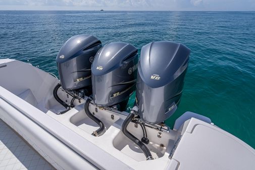 Intrepid 400 Center Console image