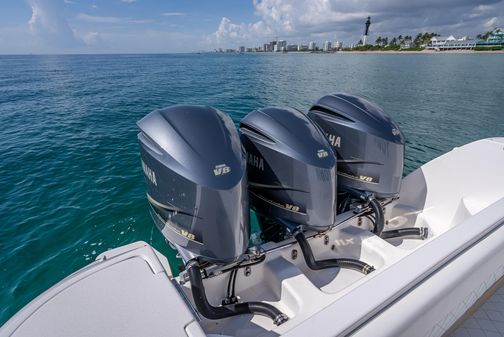 Intrepid 400 Center Console image