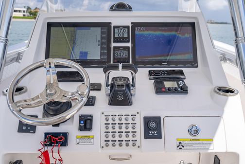 Intrepid 400 Center Console image