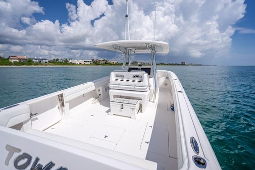 Intrepid 400 Center Console image