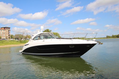 Sea Ray 410 Sundancer image