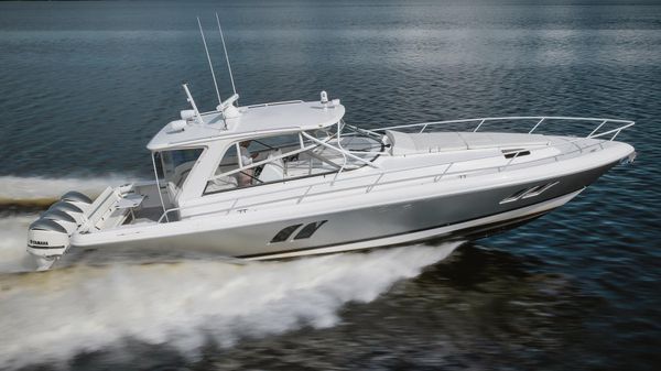 Intrepid 475 Sport Yacht