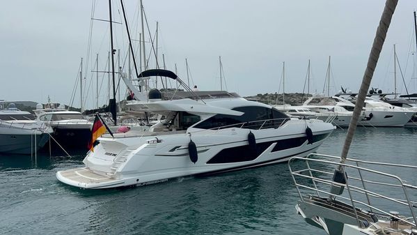 Sunseeker 74 Sport Yacht image