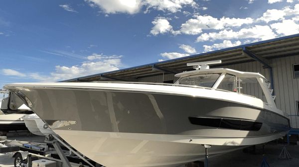 Boston Whaler 420 Outrage