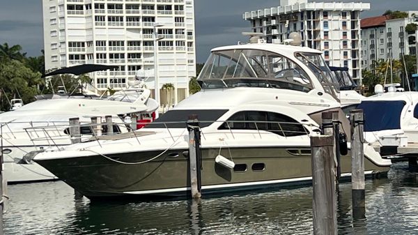 Sea Ray 52 Sedan Bridge