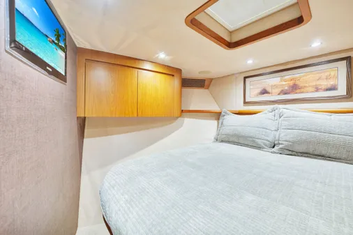 Viking 70 Convertible image