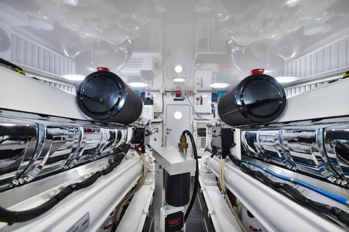 Viking 70 Convertible image