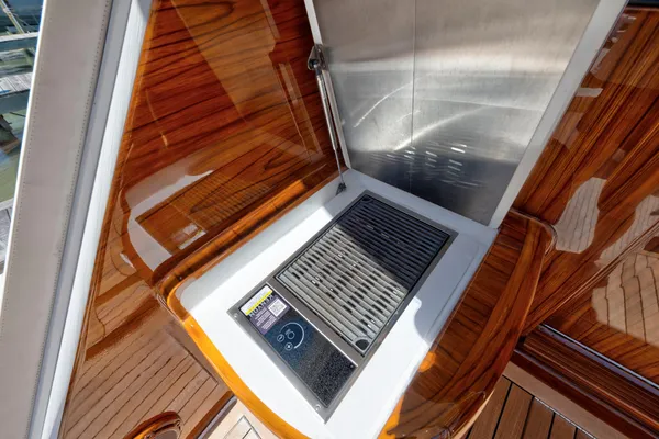 Viking 70-CONVERTIBLE image