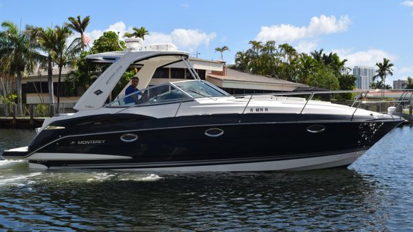 Monterey 340 Sport Yacht